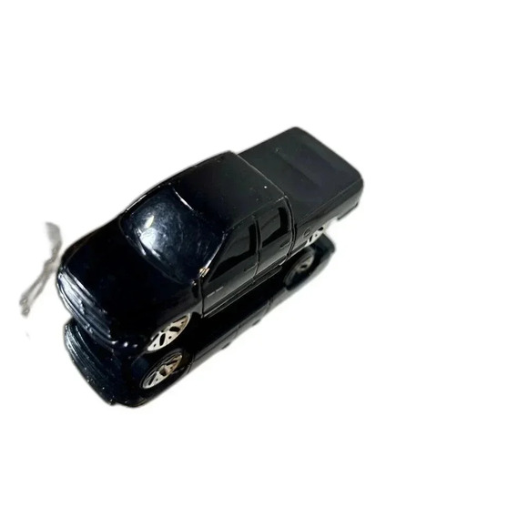 2002 Dodge Ram Quad Cab. 2007 Maisto. - Picture 2 of 8